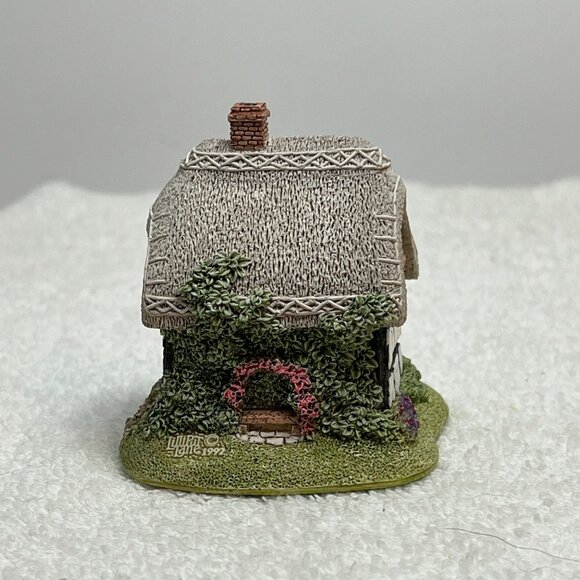 Lilliput Lane Granny Smiths Cottage With Deed from 1992 - Picture 8 of 11